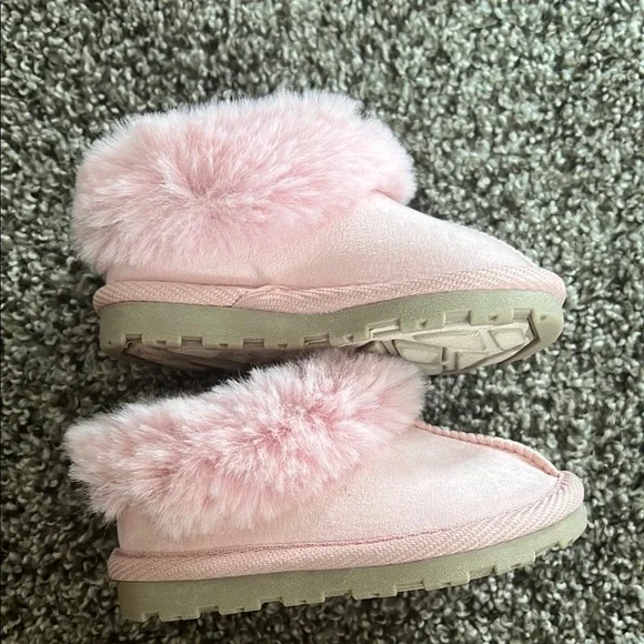 Pink Fuzzy Baby Booties Toddler Size 5 - Picture 4 of 4